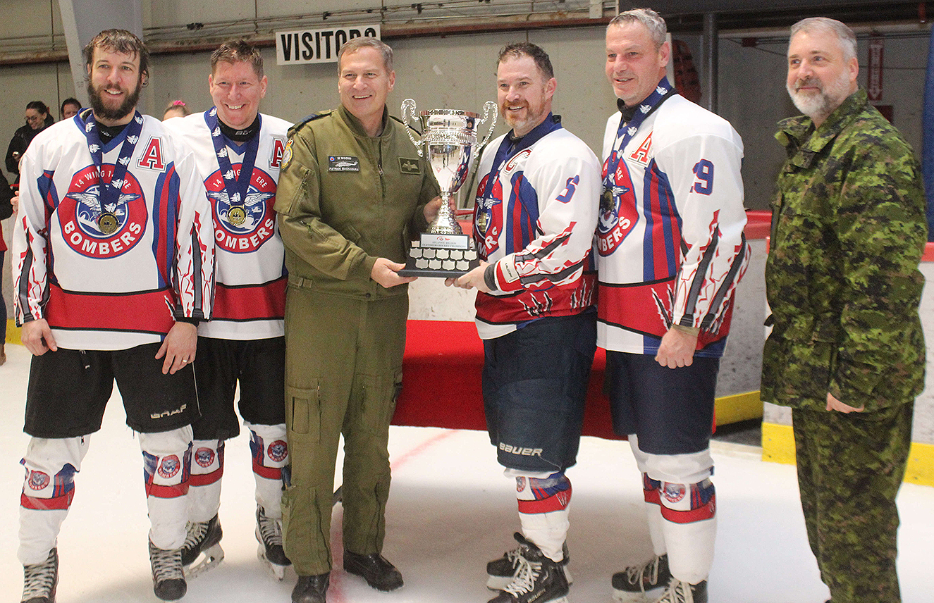 14 Wing Oldtimer Bombers win Altantic regionals; nationals bound!