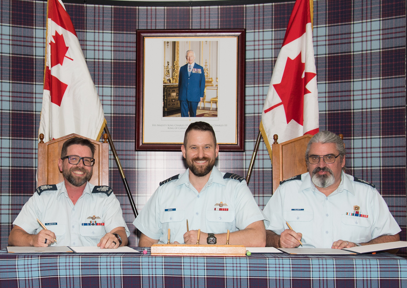 Familiar faces leave, arrive at 404 Squadron